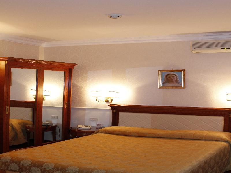 Hotel Genio Рим Екстериор снимка