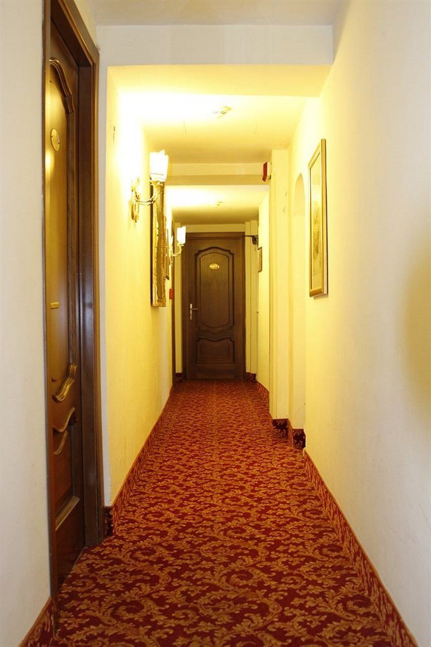 Hotel Genio Рим Екстериор снимка