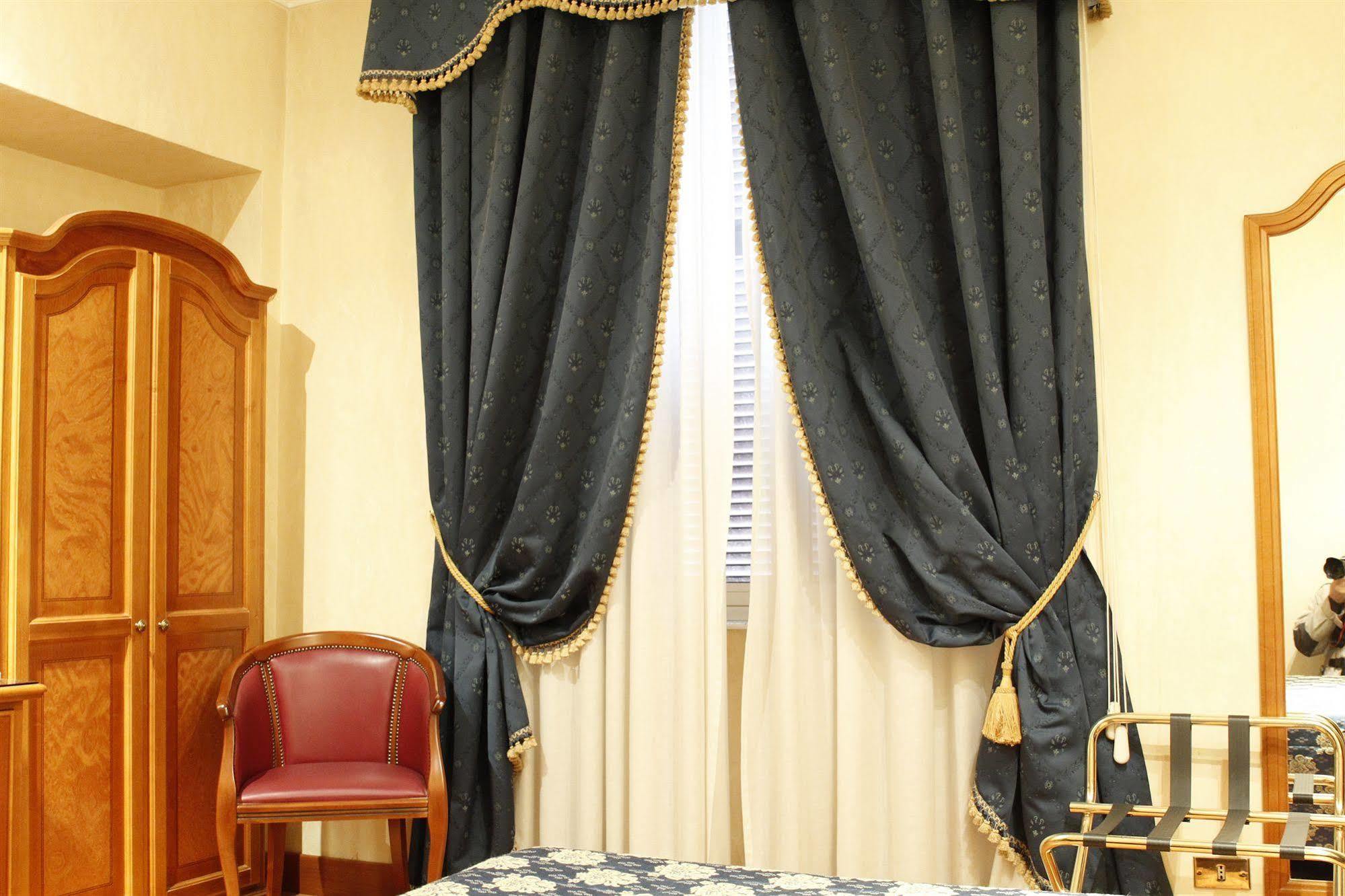 Hotel Genio Рим Екстериор снимка