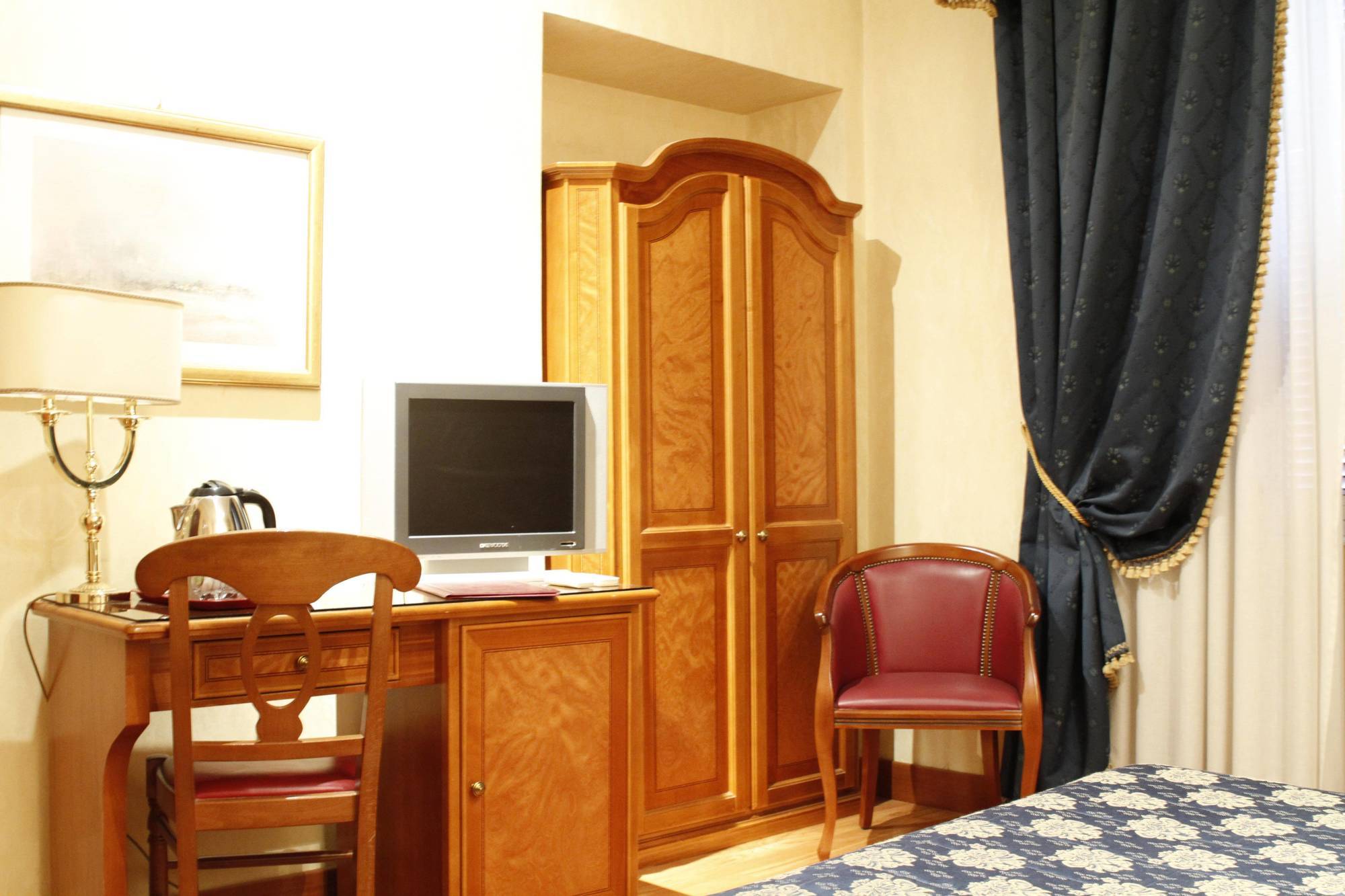 Hotel Genio Рим Екстериор снимка