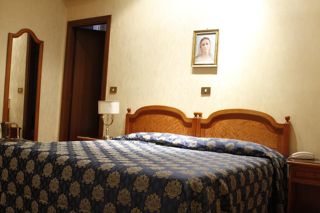 Hotel Genio Рим Екстериор снимка